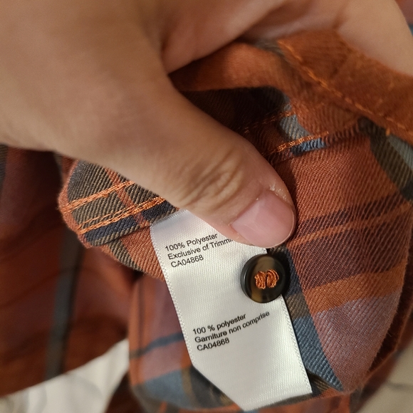 MEC Plaid Button-down Shirt - Picture 4 of 4